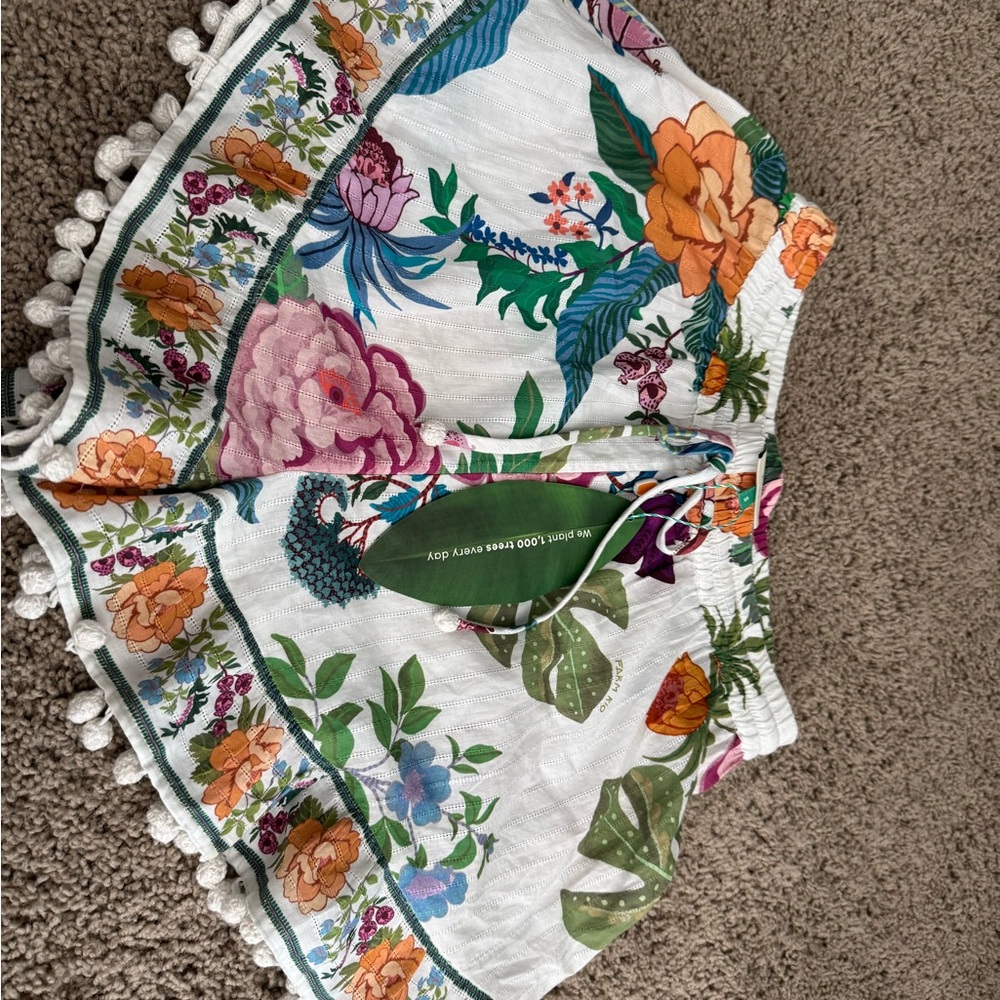 Sweet Bloom 
Floral Pom-Pom Trim Shorts